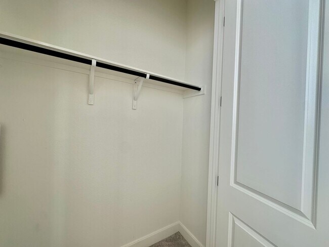 Building Photo - 4 Bed 3 Bath Austin Tx!!!! NEW MANAGEMENT