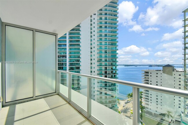 Building Photo - 1300 Brickell Bay Dr