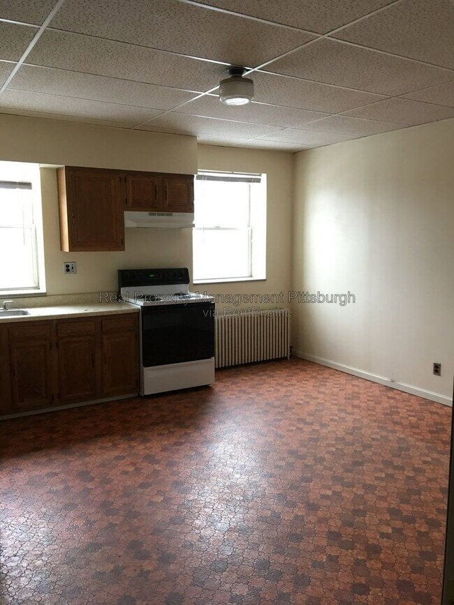 Building Photo - 437 S Aiken Ave