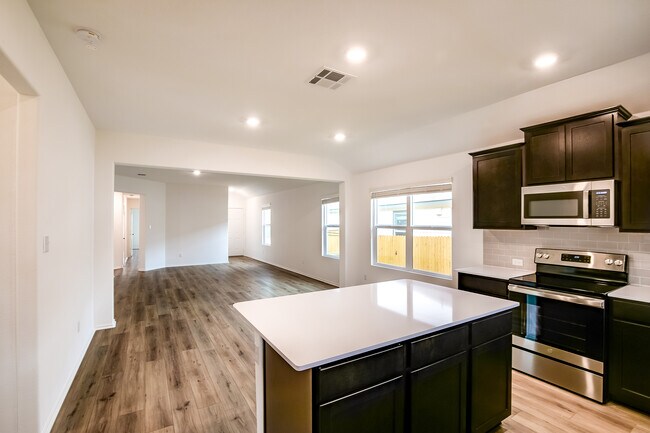 Building Photo - 156 Perfect World Loop
