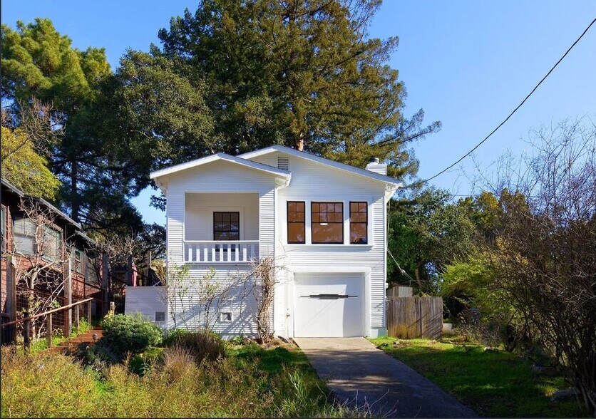 Building Photo - 49 Beverly Rd