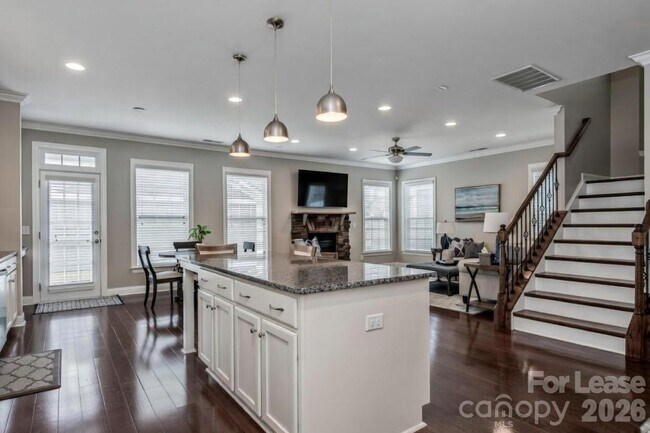 Building Photo - 10524 Royal Winchester Dr