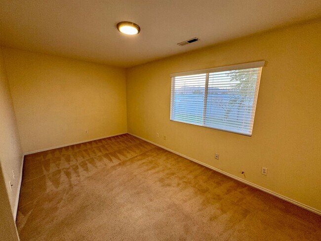 Building Photo - Dixie Downs Townhouse