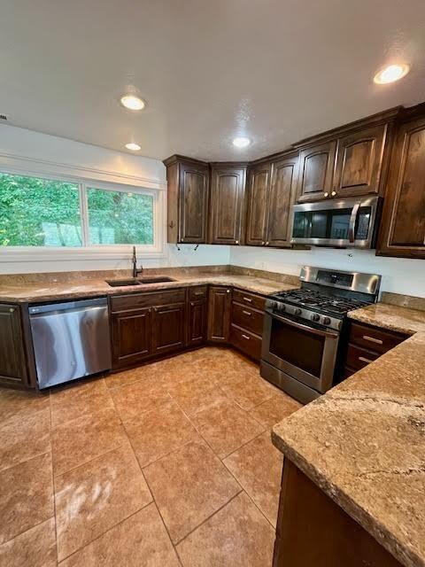 Building Photo - 185 E South Weber Dr