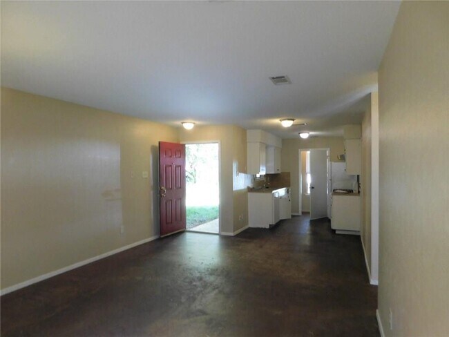 Building Photo - 811 Ramble Ln