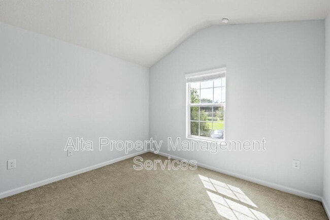 Building Photo - 6881 Woody Vine Dr