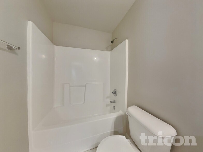 Building Photo - 205 Tractor Pl