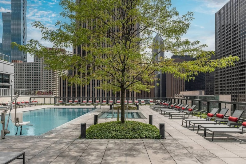 Building Photo - 235 E Illinois St