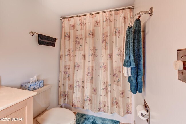 Building Photo - 1 Oceans W Blvd