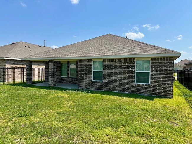 Building Photo - 4985 Almond Ter Dr