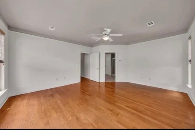 Building Photo - 1390 Dutch Valley Pl NE