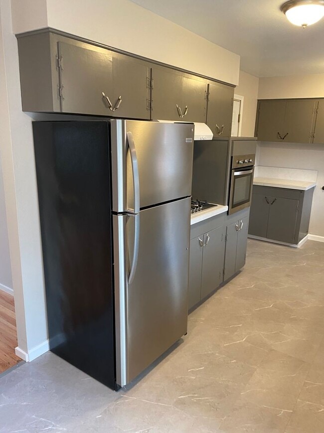 Building Photo - r115/119vDuplex
