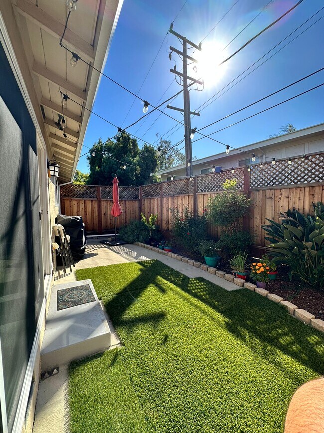 Building Photo - 38245 Parkmont Dr