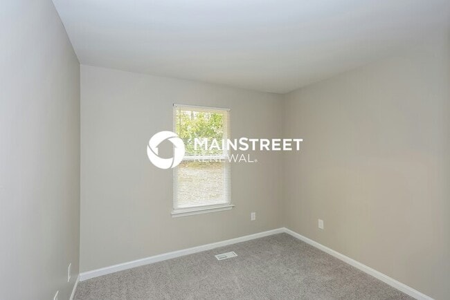 Building Photo - 4 Bedroom Pet-Friendly Home in Charlotte, NC with Main Street Renewal