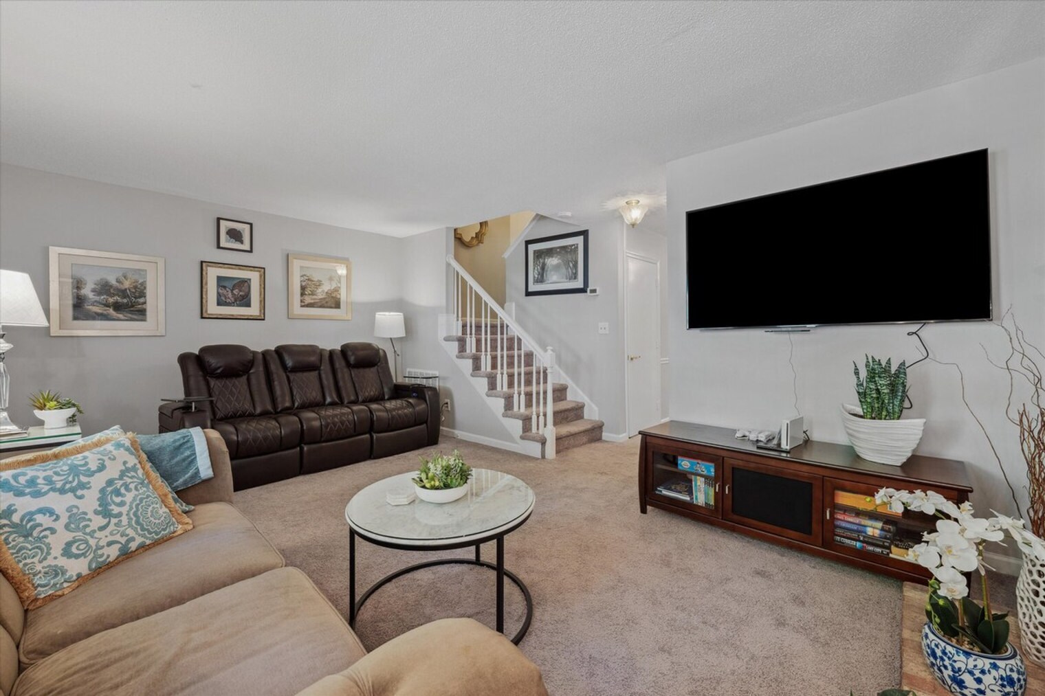 Building Photo - 107 Barbary Ct