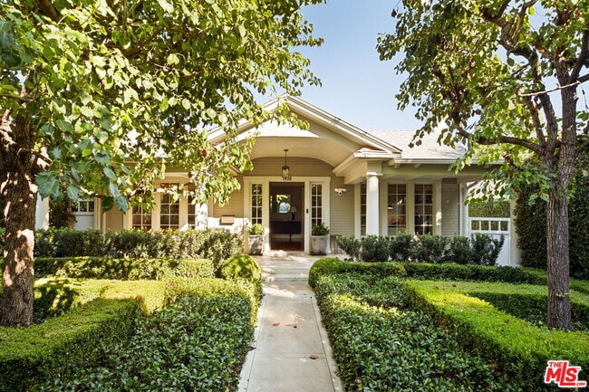 Primary Photo - 1438 N Orange Grove Ave