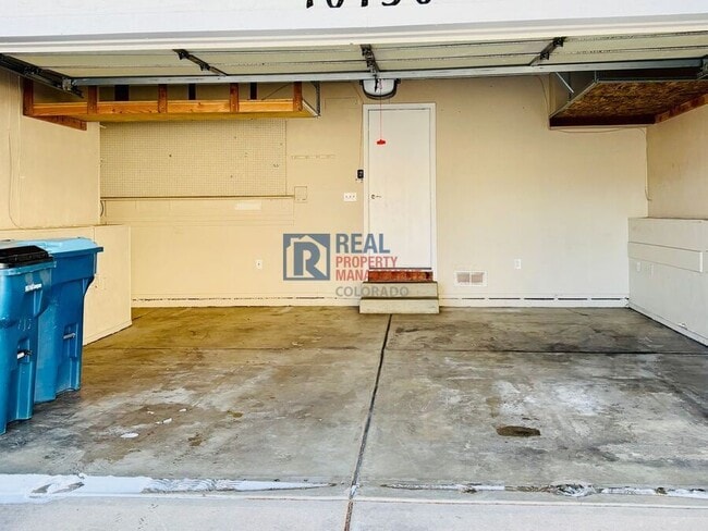 Building Photo - 10430 W 83rd Ave