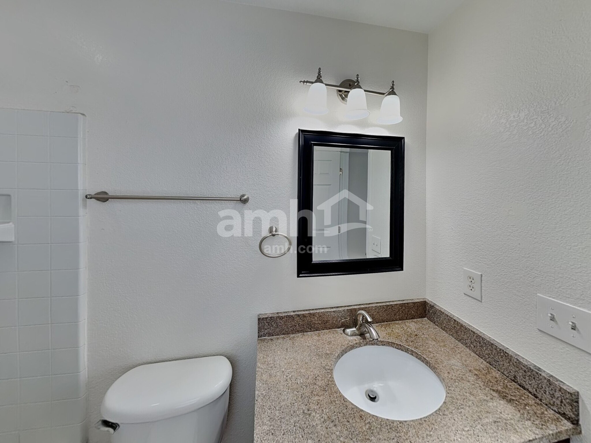 Building Photo - 5075 Pelican St