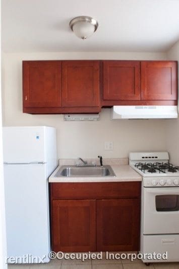 Building Photo - 5200 S Harper Ave