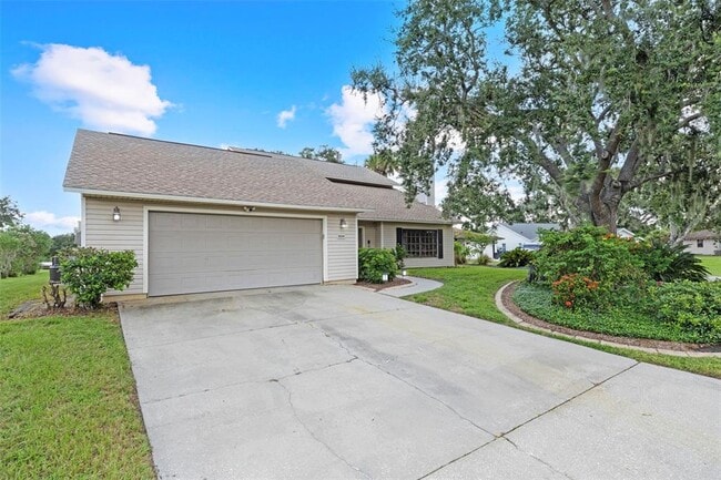 Building Photo - 8006 Oak Dr