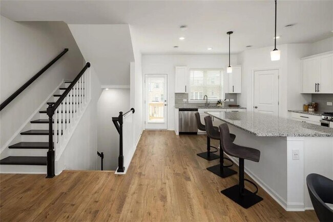 Building Photo - 1620 Brantin Dr