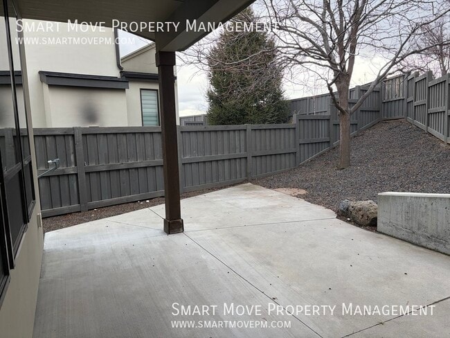 Building Photo - 2929 E Heartleaf Ln