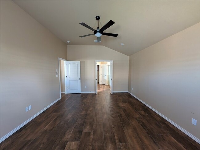 Building Photo - 7413 Long S Dr