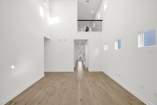 Building Photo - 10270 Pearson Ave