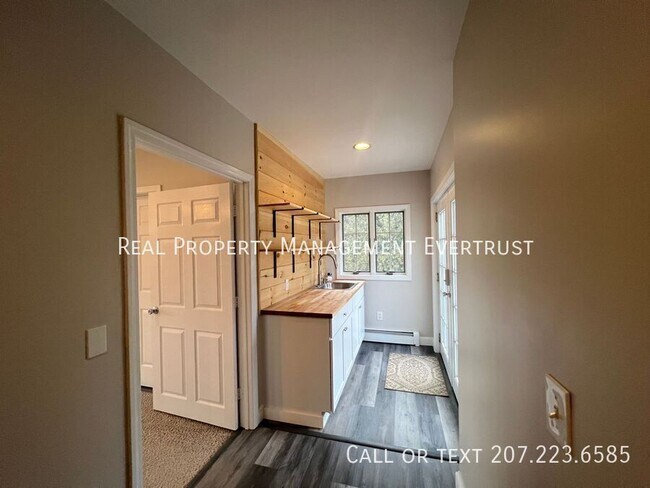 Building Photo - 111 Scott Dyer Rd