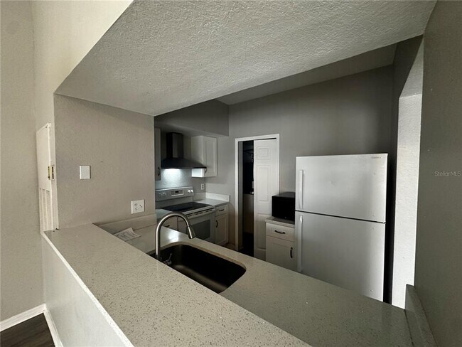 Building Photo - 2314 Mid Town Terrace