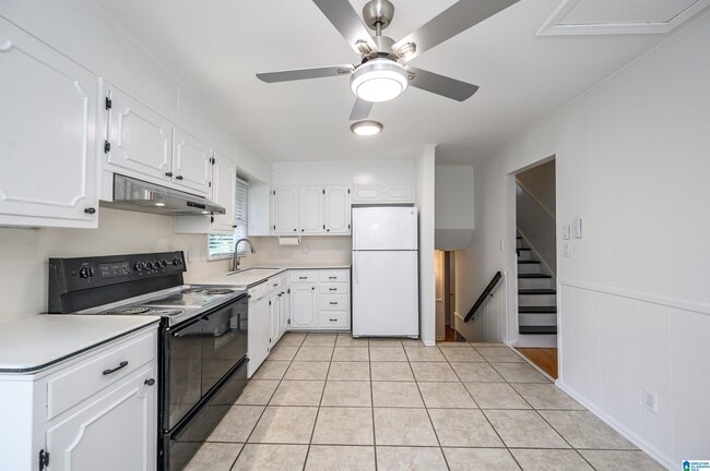 Building Photo - 1064 Sherbrooke Dr