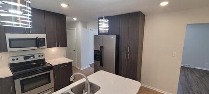 Building Photo - 405 Brewer Dr