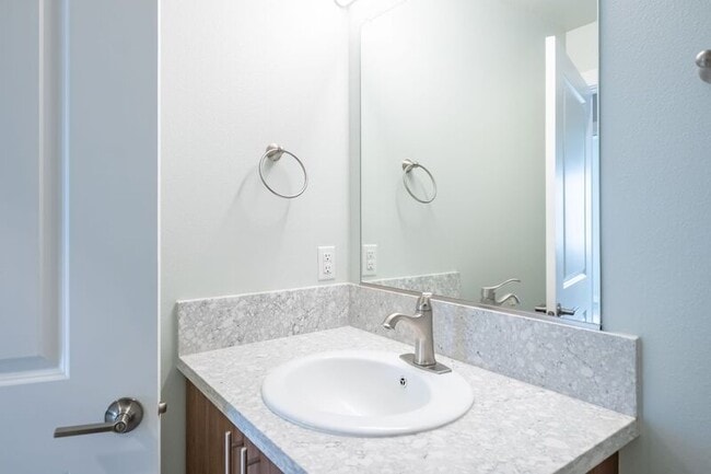 Building Photo - 13001 S Crompton Lane