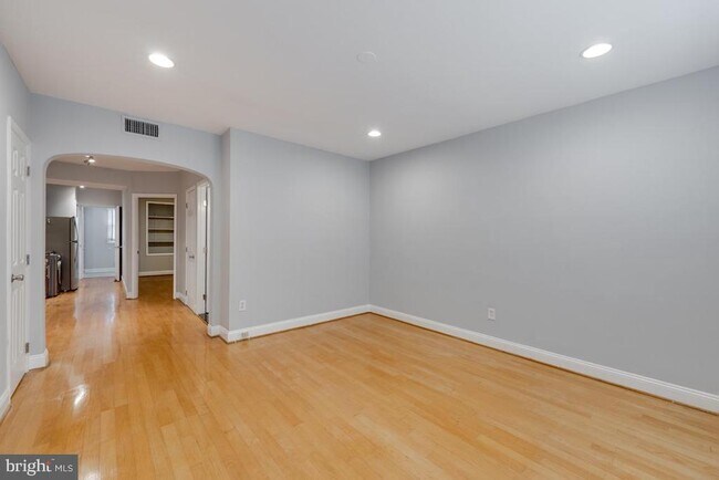 Building Photo - 1333 Adams St NE