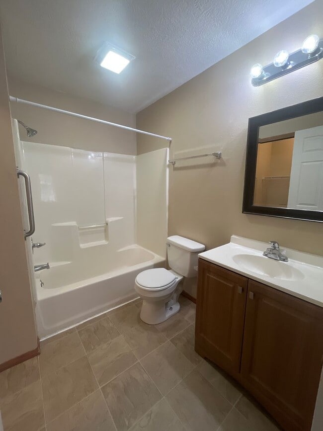 Building Photo - Check this out!!! Great duplex ready for y...