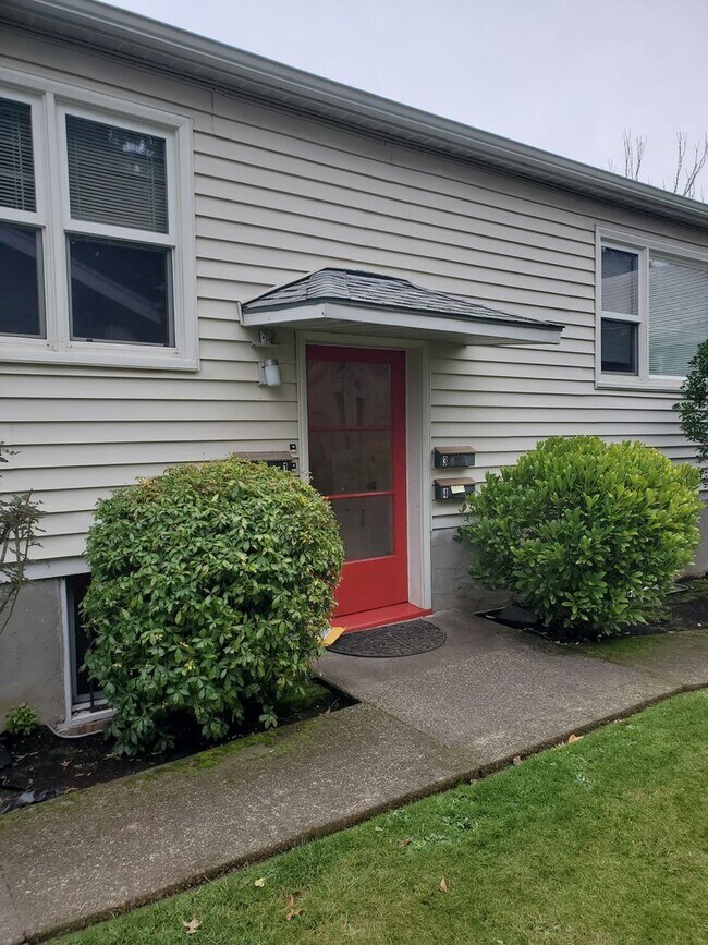 Primary Photo - Classic One Bedroom, One Bathroom Apartmen...