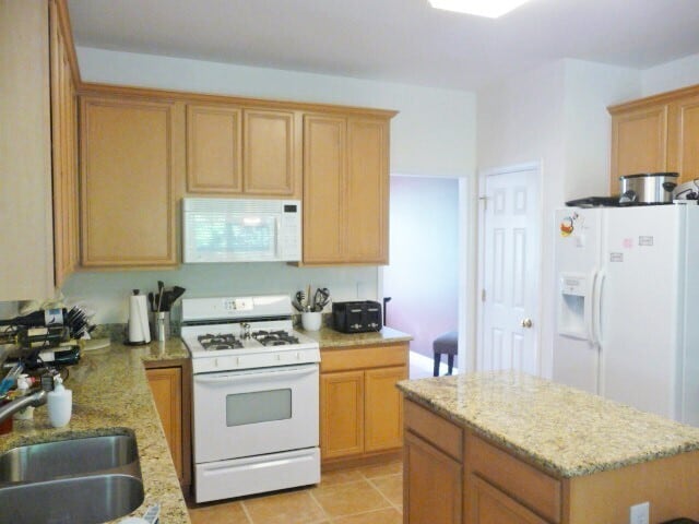 Building Photo - 4806 Carmen Ln