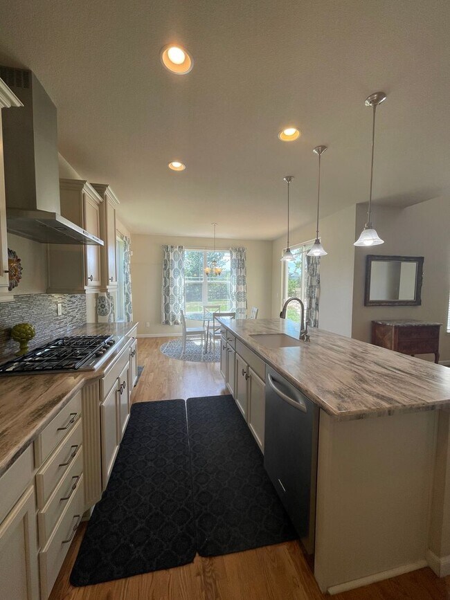Building Photo - Sprawling Two-Story Home w/ Yard Maintenan...