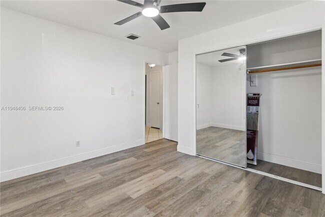 Building Photo - 3521 NW 18th Pl