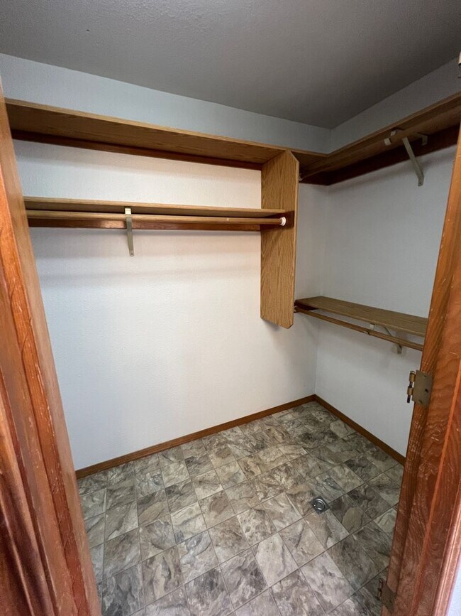 Building Photo - 3 Bedroom Home in Troutdale