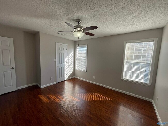 Building Photo - 341 Waters Edge Ln