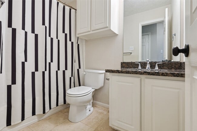 Building Photo - 10 Eastwood Pl