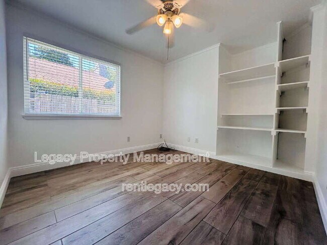 Building Photo - 3047 Mill Oak Way