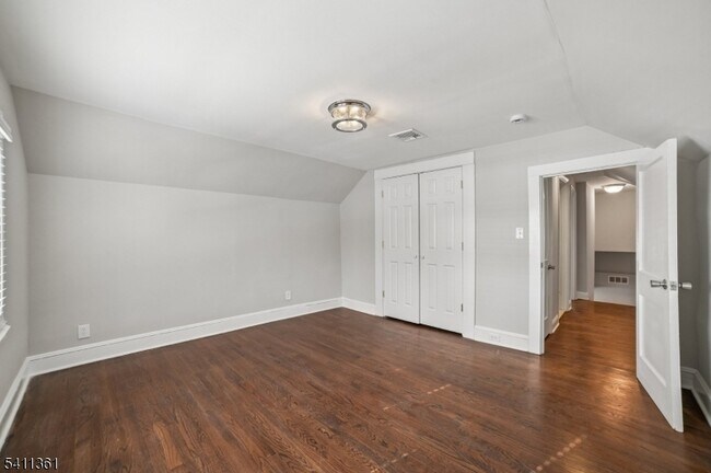 Building Photo - 64 Shunpike Rd