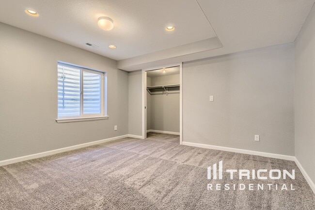 Building Photo - 17897 Domingo Dr