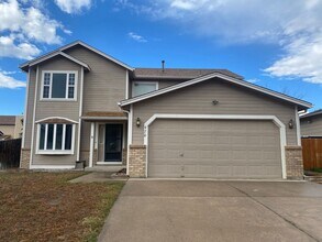 Building Photo - Awesome home on Hubbell for rent!