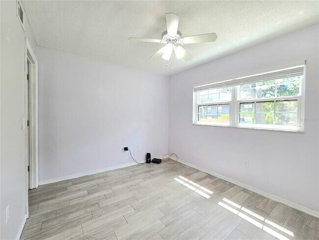 Building Photo - 12900 Vonn Rd