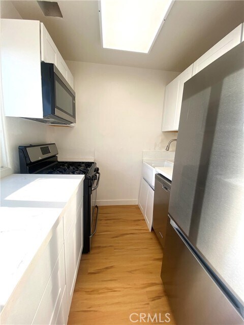 Building Photo - 2127 S Coast Hwy