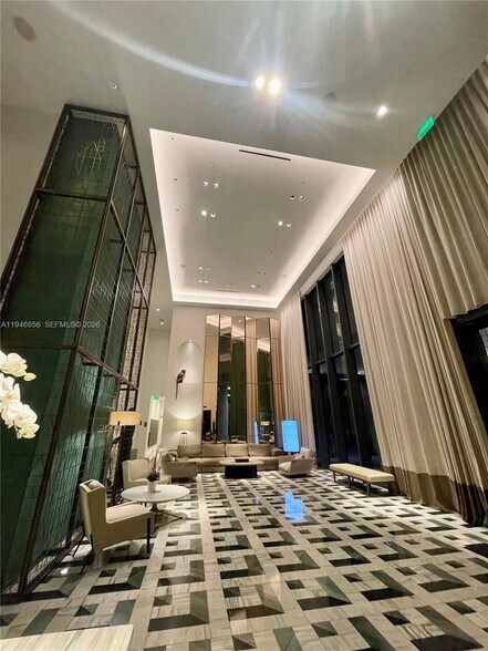 Building Photo - 801 S Miami Ave