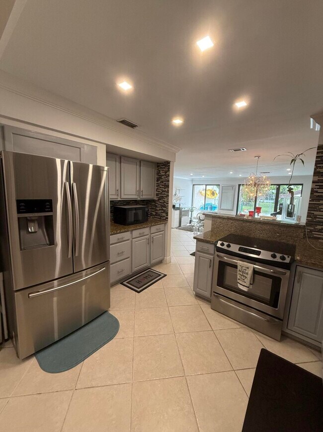 Building Photo - 12394 Westhampton Cir